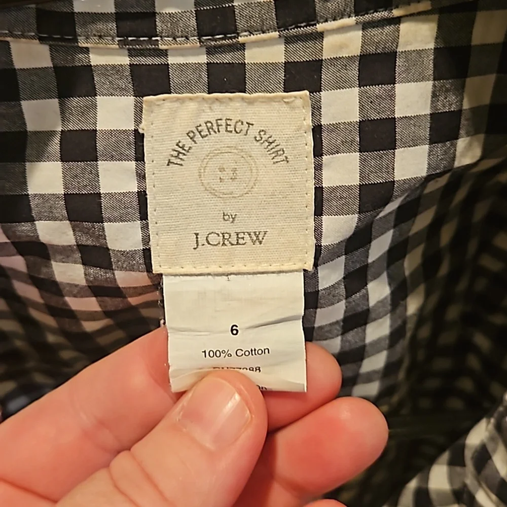 Women's checked button down - Picture 2 of 3